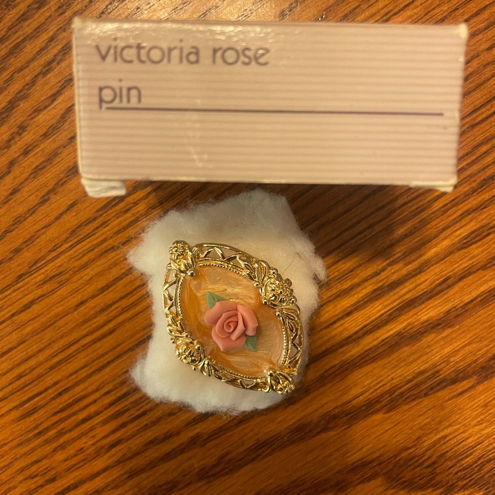 Avon Victoria Rose pin